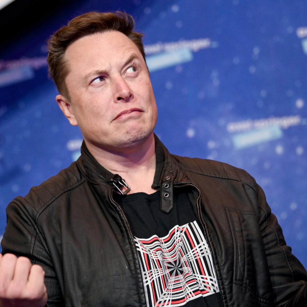 В Tesla и SpaceX Элон Маск был восторженным болтуном с грандиозным видением. В Twitter он просто болтун